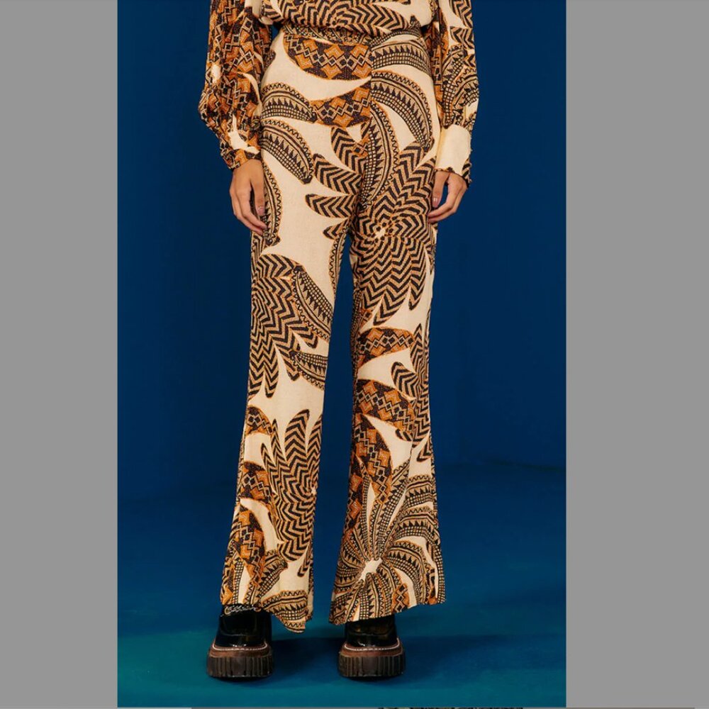 Farm Rio Yawanawa Banana Pants in Sand size Medium (M)